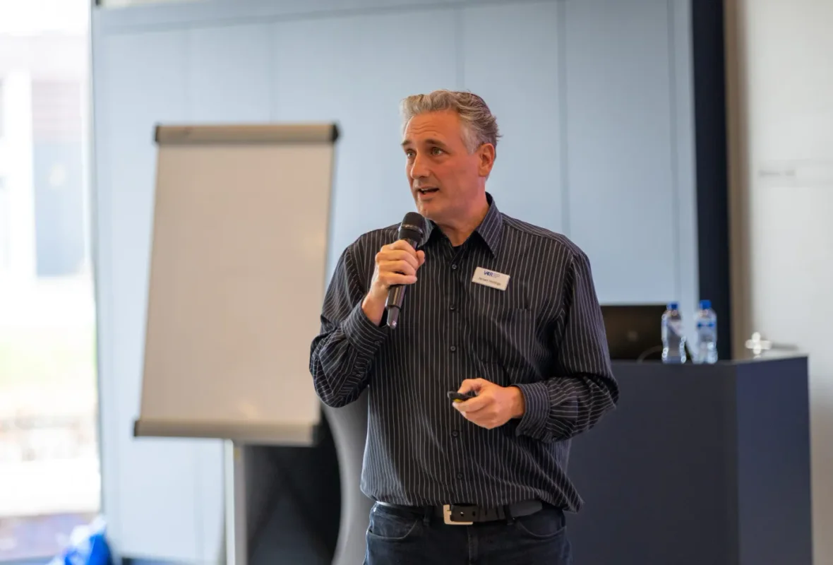 Sfeerbeelden van de vele evenementen en representatieve portretfoto's van het bestuur en ambassadeurs.